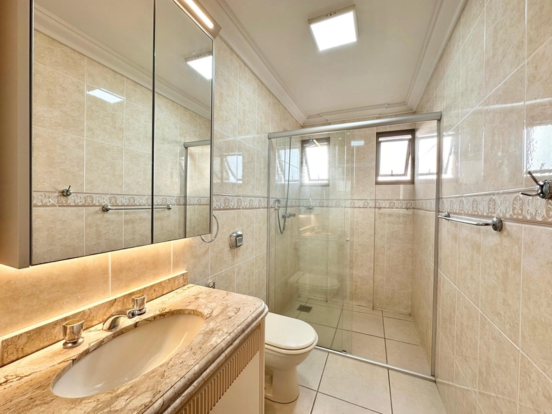 APARTAMENTO À VENDA  COM VISTA ETERNA PARA MAR E PRAÇA - RARIDADE: 16ª foto da galeria de imagens do imóvel