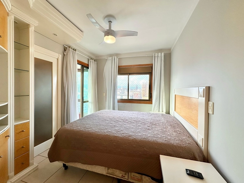 APARTAMENTO À VENDA  COM VISTA ETERNA PARA MAR E PRAÇA - RARIDADE: 22ª foto da galeria de imagens do imóvel