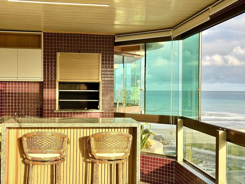 APARTAMENTO À VENDA  COM VISTA ETERNA PARA MAR E PRAÇA - RARIDADE: 4ª foto da galeria de imagens do imóvel