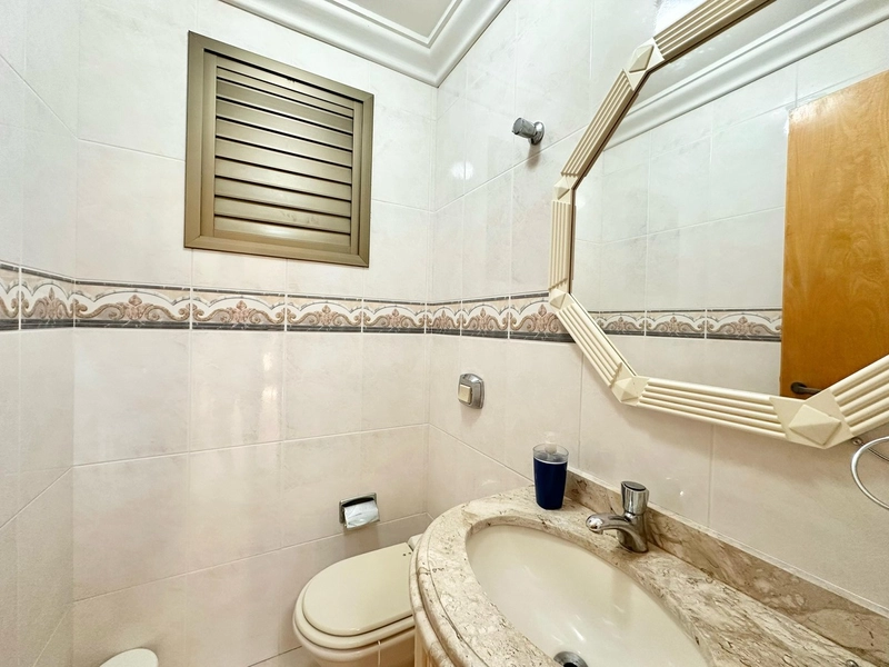 APARTAMENTO À VENDA  COM VISTA ETERNA PARA MAR E PRAÇA - RARIDADE: 15ª foto da galeria de imagens do imóvel