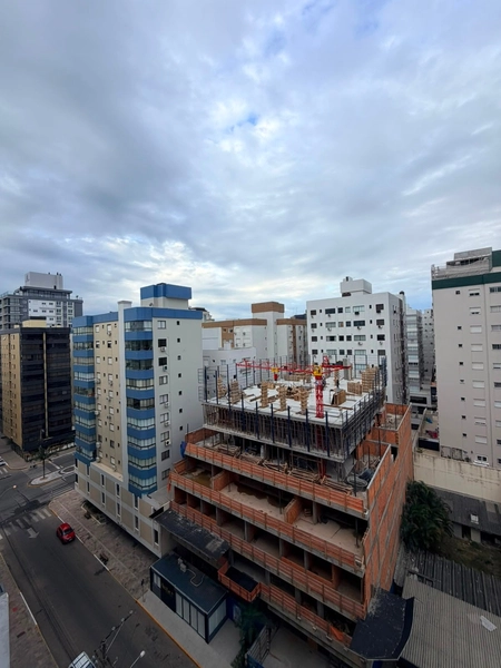 APARTAMENTO DE DOIS DORMITÓRIOS NO NAVEGANTES: 3ª foto da galeria de imagens do imóvel