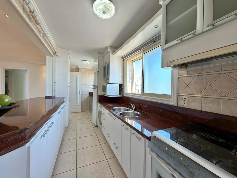 APARTAMENTO À VENDA COM VISTA PARA O MAR: 17ª foto da galeria de imagens do imóvel