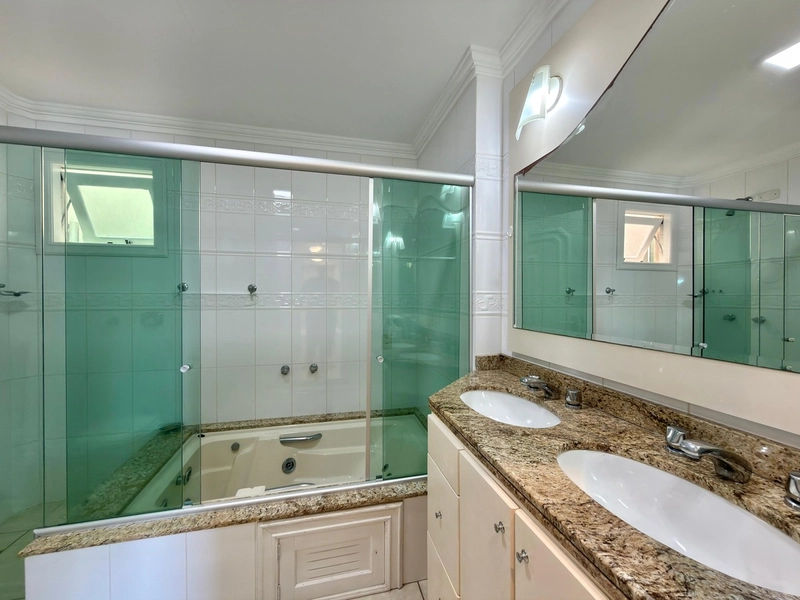 APARTAMENTO À VENDA COM VISTA PARA O MAR: 26ª foto da galeria de imagens do imóvel