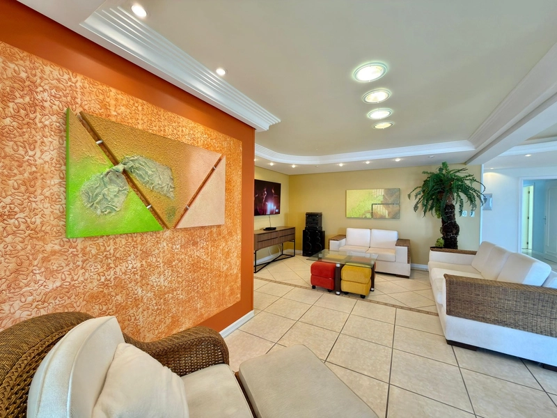 APARTAMENTO À VENDA COM VISTA PARA O MAR: 2ª foto da galeria de imagens do imóvel