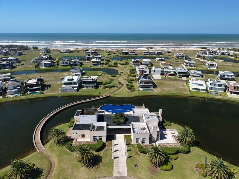CASA À VENDA EM CAPÃO DA CANOA! CONDOMÍNIO À BEIRA-MAR: 27ª foto da galeria de imagens do imóvel