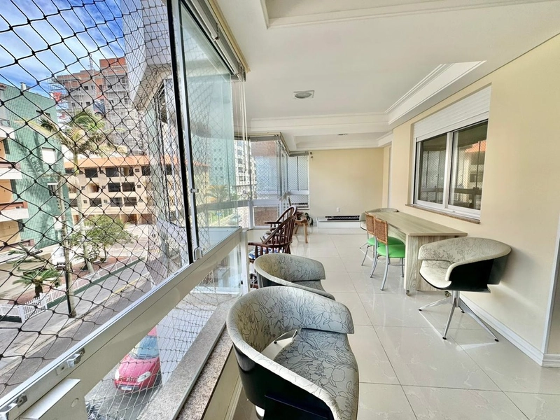 AMPLA SACADA COM VISTA ETERNA PARA O MAR: 7ª foto da galeria de imagens do imóvel