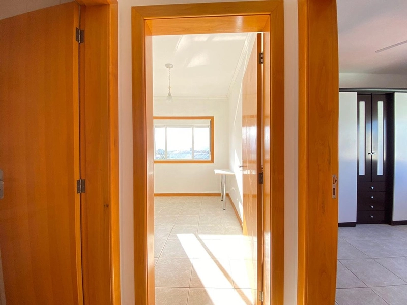 APARTAMENTO COM VISTA PARA SERRA! PRÓXIMO A PRAÇA LUÍS BASSANI!: 16ª foto da galeria de imagens do imóvel