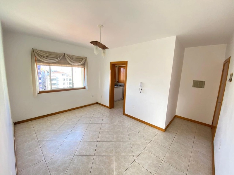 APARTAMENTO COM VISTA PARA SERRA! PRÓXIMO A PRAÇA LUÍS BASSANI!: 6ª foto da galeria de imagens do imóvel