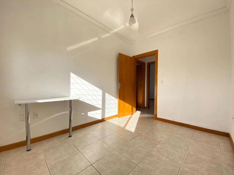 APARTAMENTO COM VISTA PARA SERRA! PRÓXIMO A PRAÇA LUÍS BASSANI!: 12ª foto da galeria de imagens do imóvel