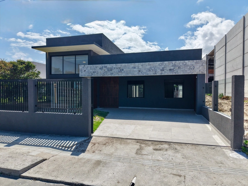 CASA À VENDA EM CAPÃO DA CANOA: 2ª foto da galeria de imagens do imóvel
