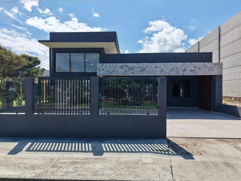 CASA À VENDA EM CAPÃO DA CANOA: 1ª foto da galeria de imagens do imóvel