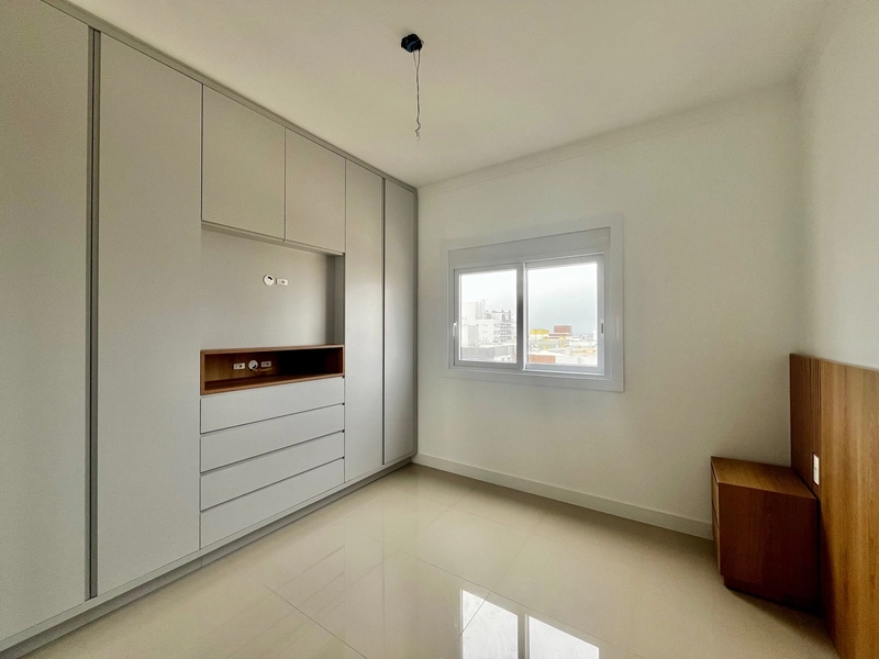 Apartamento liberado  junto a Praça e Avenida: 5ª foto da galeria de imagens do imóvel