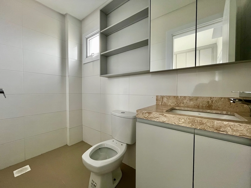 Apartamento liberado  junto a Praça e Avenida: 7ª foto da galeria de imagens do imóvel
