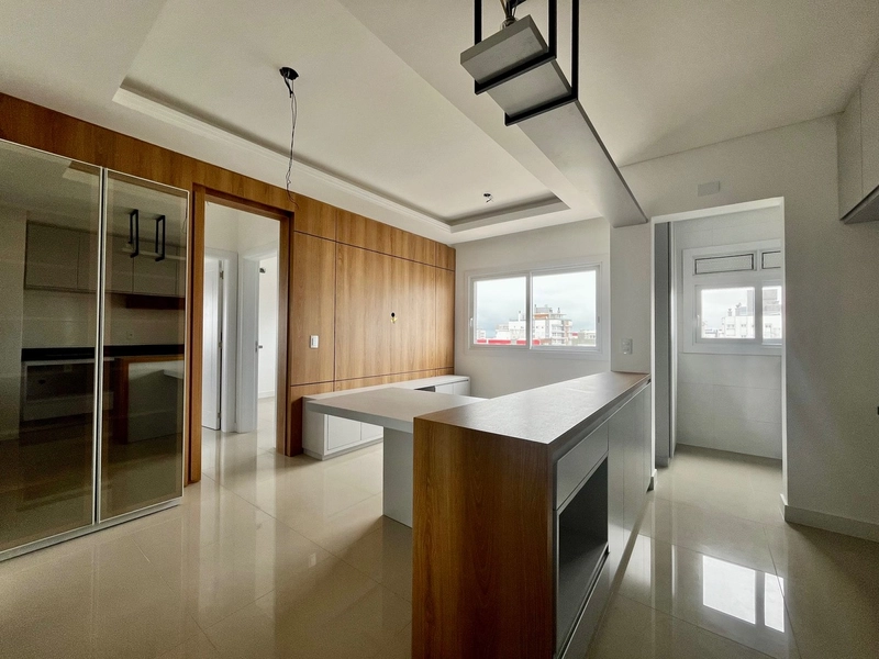 Apartamento liberado  junto a Praça e Avenida: 8ª foto da galeria de imagens do imóvel