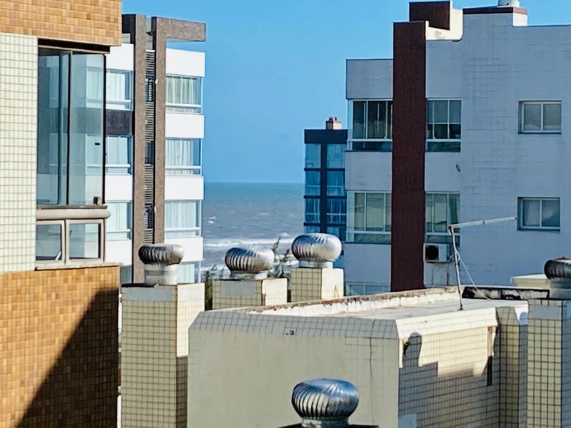 Lindo apartamento apenas 1 quadra do mar: 1ª foto da galeria de imagens do imóvel