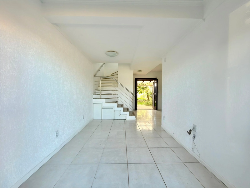 CASA À VENDA: 3ª foto da galeria de imagens do imóvel