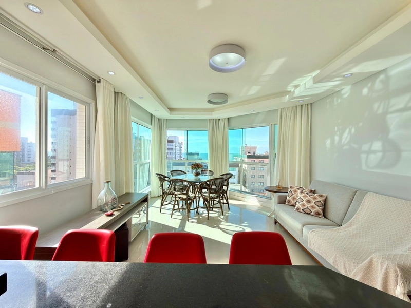 APARTAMENTO ESPAÇOSO,  ANDAR ALTO COM VISTA DO MAR: 10ª foto da galeria de imagens do imóvel
