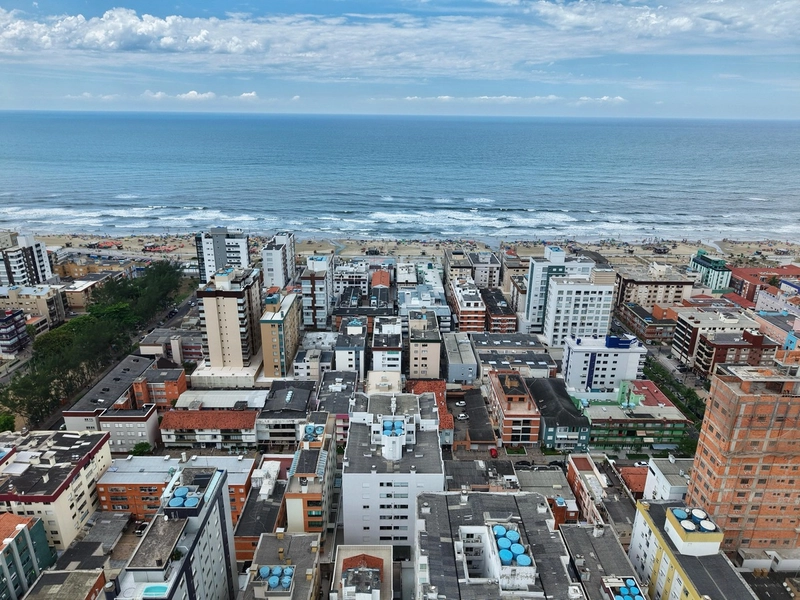 APARTAMENTO ESPAÇOSO,  ANDAR ALTO COM VISTA DO MAR: 31ª foto da galeria de imagens do imóvel