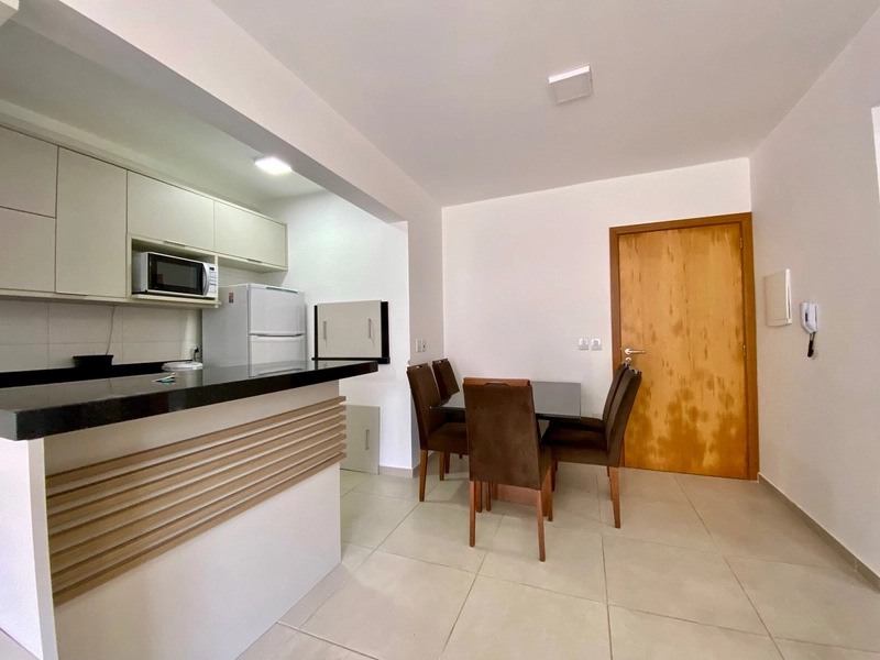 UMA QUADRA DO MAR, FRENTE LESTE, PREDIO NOVO: 1ª foto da galeria de imagens do imóvel