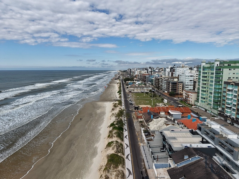 SOBRADO À BEIRA MAR  À VENDA EM CAPÃO DA CANOA: 29ª foto da galeria de imagens do imóvel