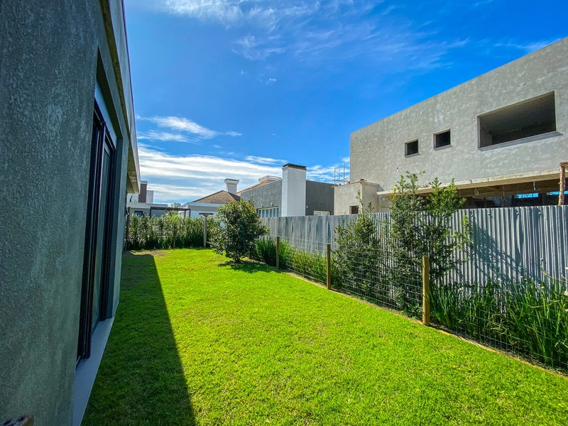 CASA NO CONDOMÍNIO VELAS DA MARINA: 7ª foto da galeria de imagens do imóvel