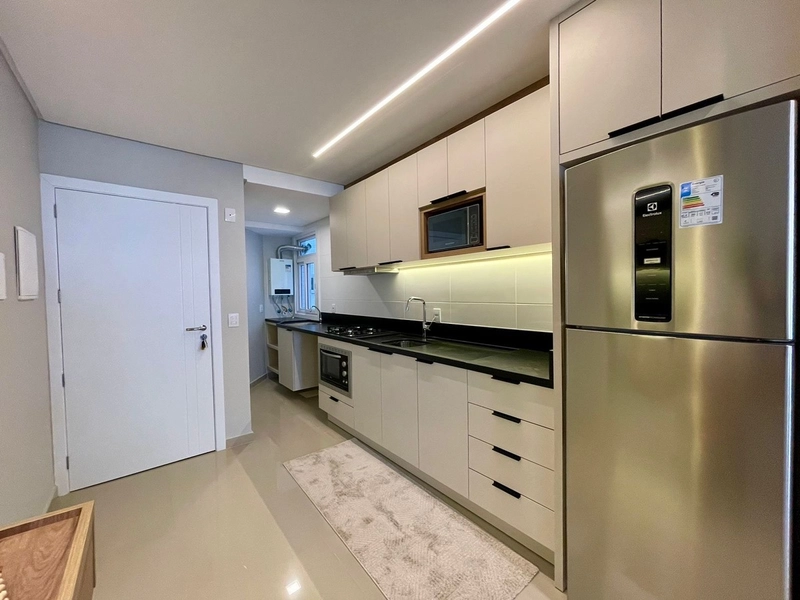 Amplo 2 dormitórios totalmente mobiliado e decorado: 3ª foto da galeria de imagens do imóvel