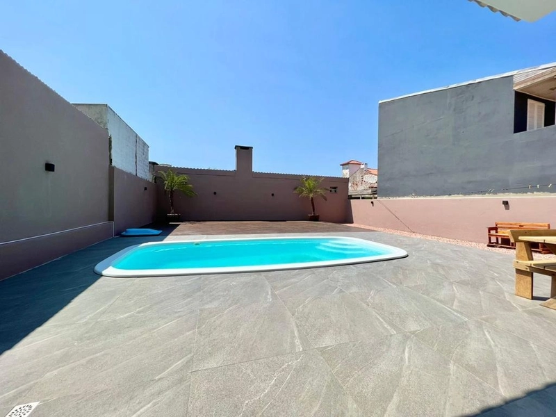 Sobrado de 04 dormitórios com piscina: 18ª foto da galeria de imagens do imóvel