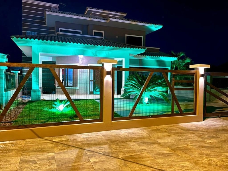 Sobrado de 04 dormitórios com piscina: 4ª foto da galeria de imagens do imóvel