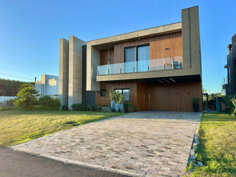 CASA DE ALTO PADRÃO À VENDA EM CAPÃO DA CANOA!: 47ª foto da galeria de imagens do imóvel
