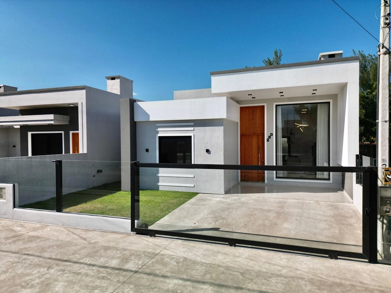 Oportunidade Imperdível! Casa Mobiliada e Decorada a 2 Quadras do Mar: 1ª foto da galeria de imagens do imóvel