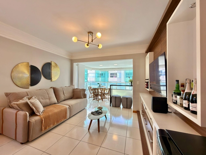 APARTAMENTO À VENDA  COM VISTA PARA O MAR: 1ª foto da galeria de imagens do imóvel