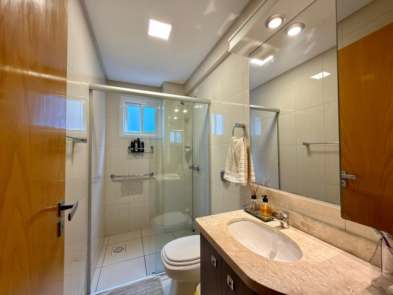APARTAMENTO À VENDA  COM VISTA PARA O MAR: 20ª foto da galeria de imagens do imóvel