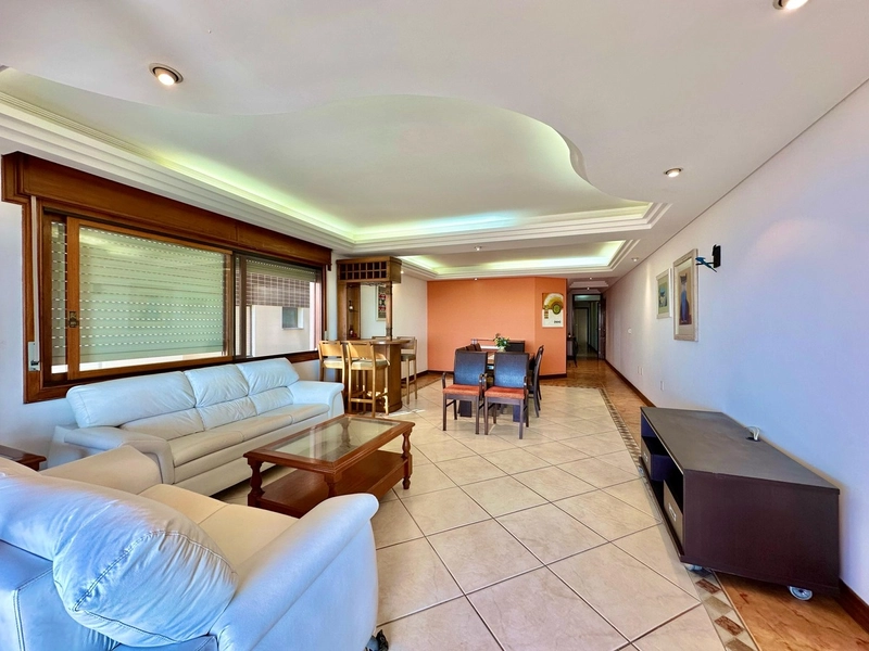 APARTAMENTO À VENDA COM SACADA DE FRENTE E VISTA PARA O MAR: 2ª foto da galeria de imagens do imóvel