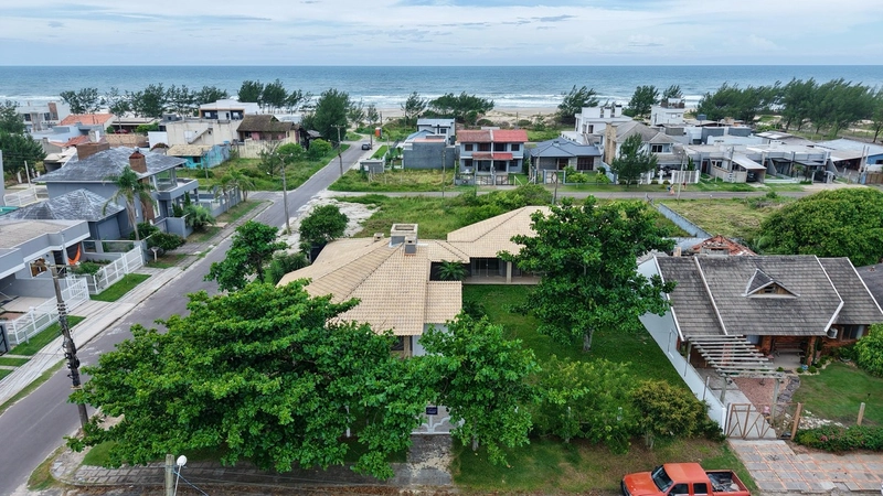 CASA À VENDA  EM CAPÃO DA CANOA PRÓXIMA AO MAR: 2ª foto da galeria de imagens do imóvel