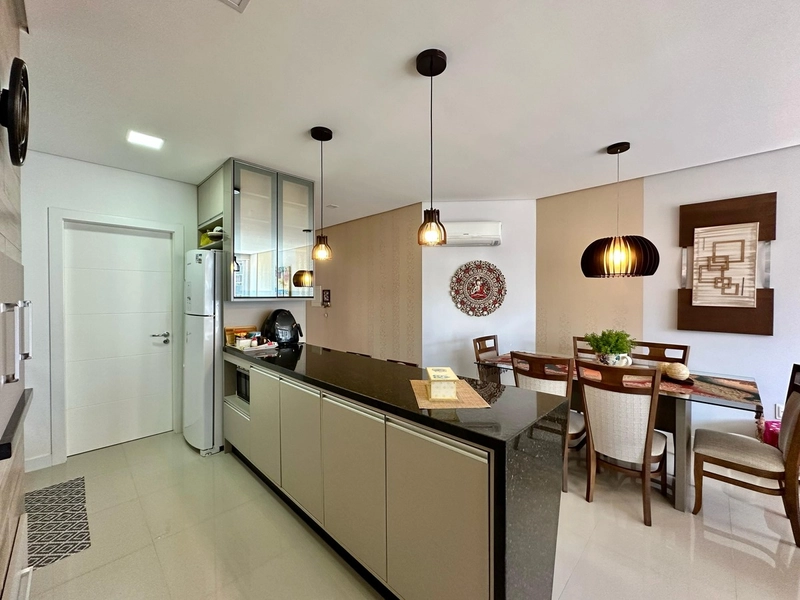 APARTAMENTO À VENDA DE FRENTE NA AVENIDA E COM VISTA  PARA O MAR!: 7ª foto da galeria de imagens do imóvel