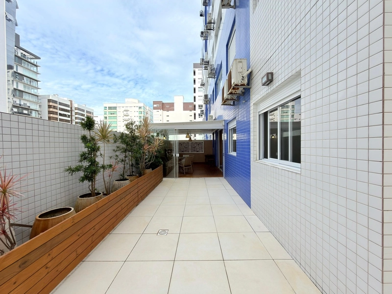 APARTAMENTO COM TERRAÇO EM “L” EM CAPÃO DA CANOA À VENDA: 5ª foto da galeria de imagens do imóvel