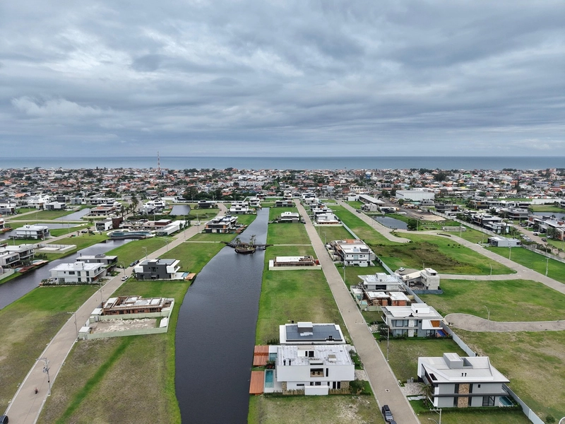 SOBRADO À BEIRA LAGO  ALTO PADRÃO - MOBILIADO & DECORADO: 58ª foto da galeria de imagens do imóvel