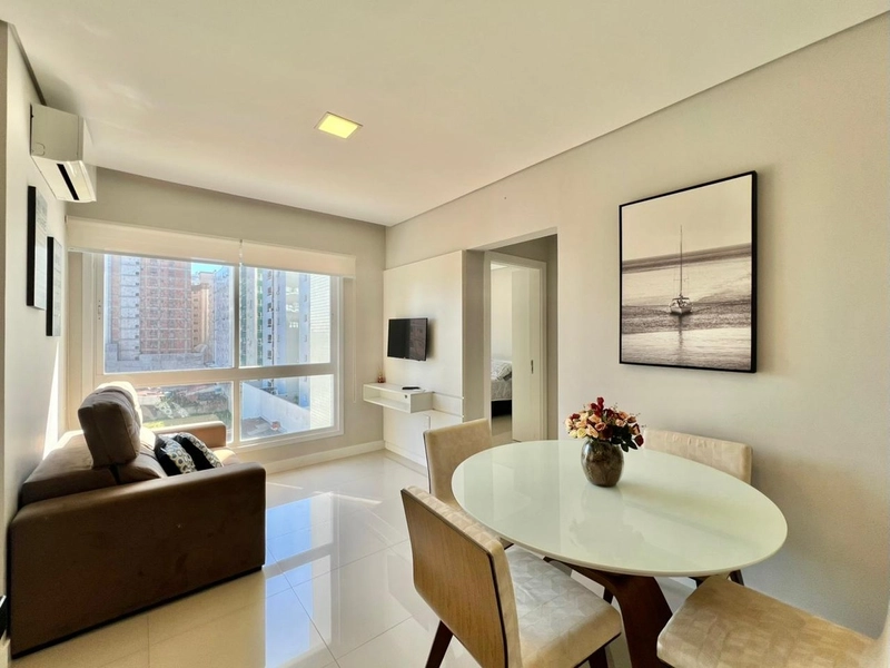 APARTAMENTO DE 01 DORMITÓRIO NA AV. CENTRAL: 1ª foto da galeria de imagens do imóvel