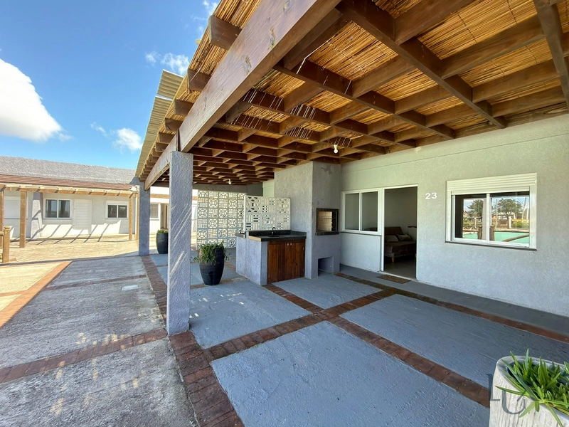CASA À VENDA EM CAPÃO NOVO!: 2ª foto da galeria de imagens do imóvel