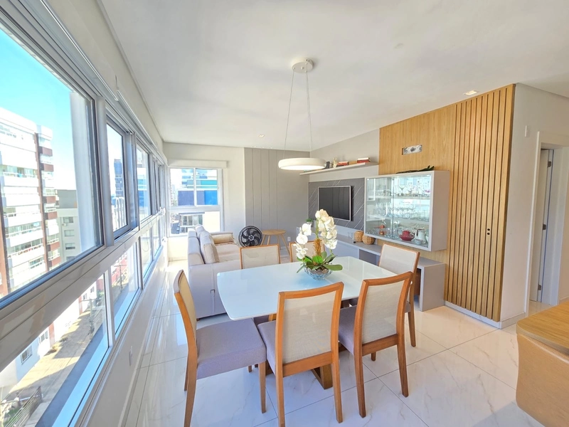 Apartamento Mobiliado e Decorado no Centro de Capão da Canoa: 2ª foto da galeria de imagens do imóvel