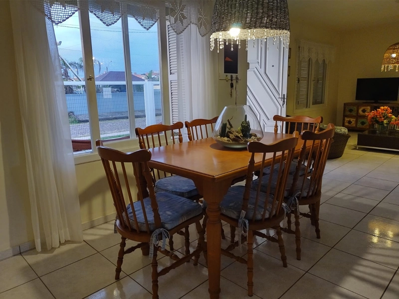 SUA CASA A MENOS DE 50 METROS DO MAR: 2ª foto da galeria de imagens do imóvel