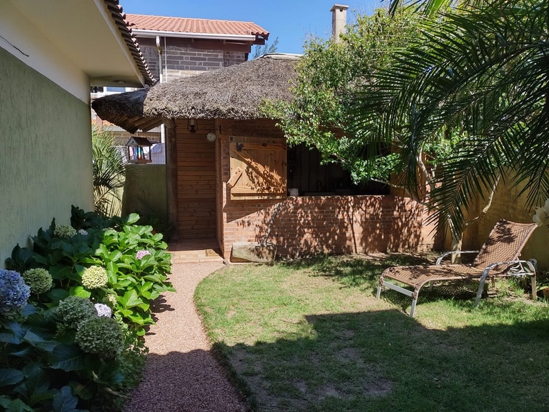 SUA CASA A MENOS DE 50 METROS DO MAR: 9ª foto da galeria de imagens do imóvel