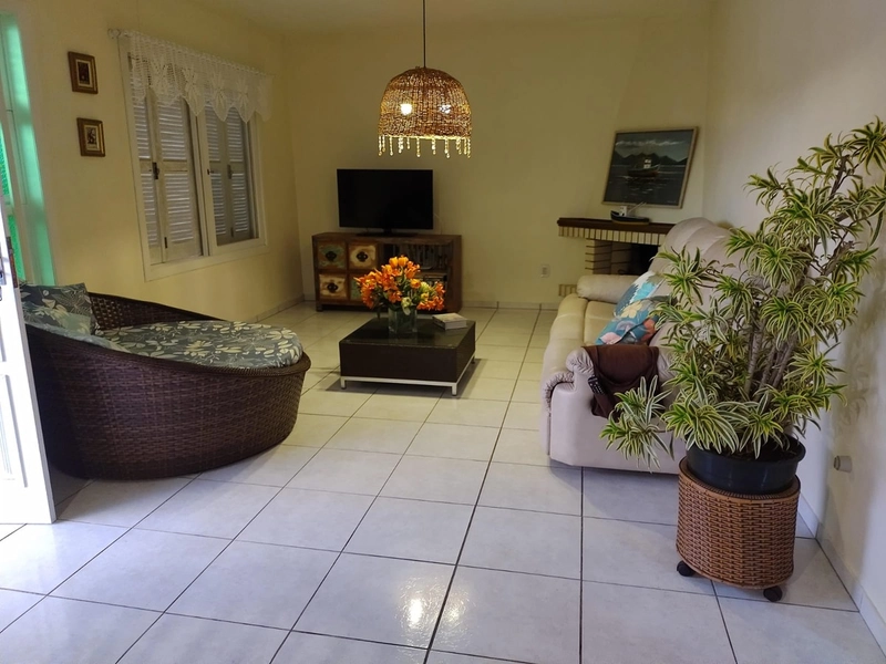 SUA CASA A MENOS DE 50 METROS DO MAR: 3ª foto da galeria de imagens do imóvel