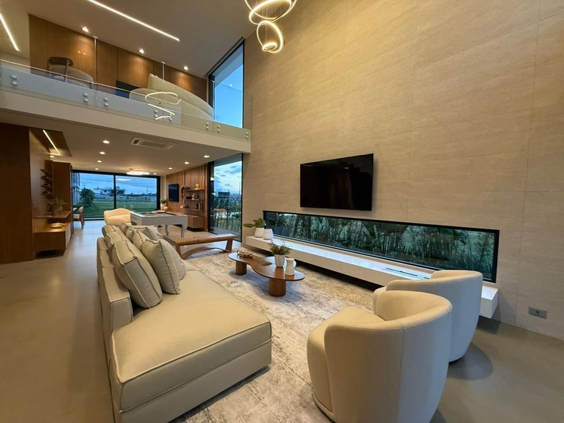 Sobrado com 411m2 a beira lago mobiliado e decorado: 3ª foto da galeria de imagens do imóvel