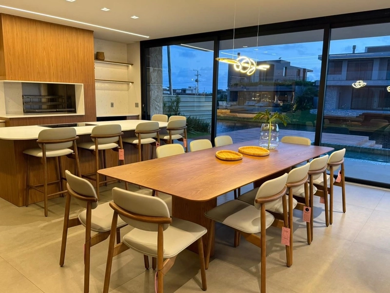 Sobrado com 411m2 a beira lago mobiliado e decorado: 1ª foto da galeria de imagens do imóvel