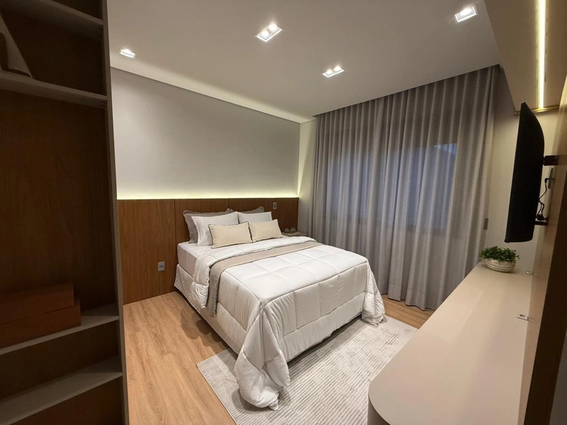 Sobrado com 411m2 a beira lago mobiliado e decorado: 2ª foto da galeria de imagens do imóvel