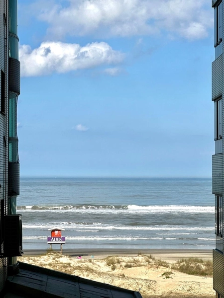 APARTAMENTO NO BAIRRO NAVEGANTES COM VISTA PARA O MAR: 1ª foto da galeria de imagens do imóvel