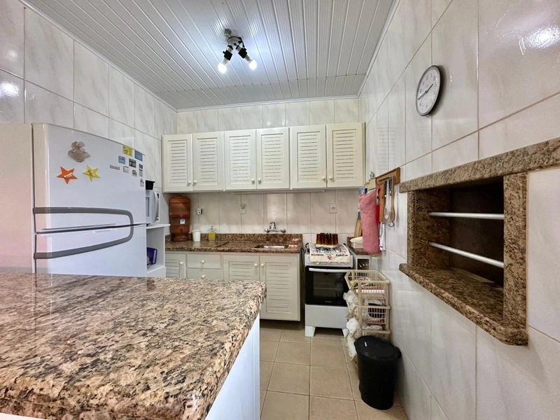 CASA COM 3 TERRENOS APENAS 2 QUADRAS DO MAR: 10ª foto da galeria de imagens do imóvel