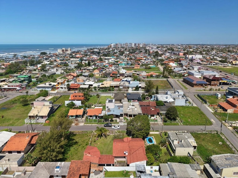 CASA COM 3 TERRENOS APENAS 2 QUADRAS DO MAR: 26ª foto da galeria de imagens do imóvel