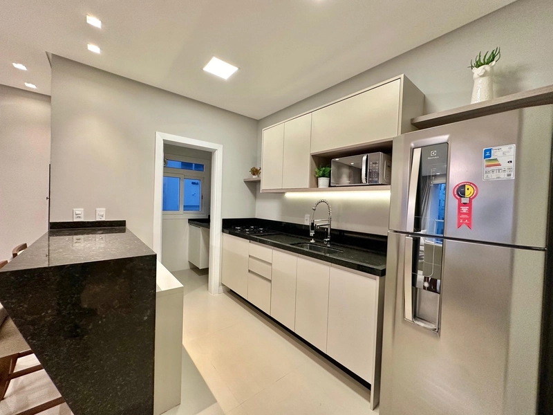 APARTAMENTO À VENDA MOBILIADO E DECORADO EM CAPÃO DA CANOA: 1ª foto da galeria de imagens do imóvel
